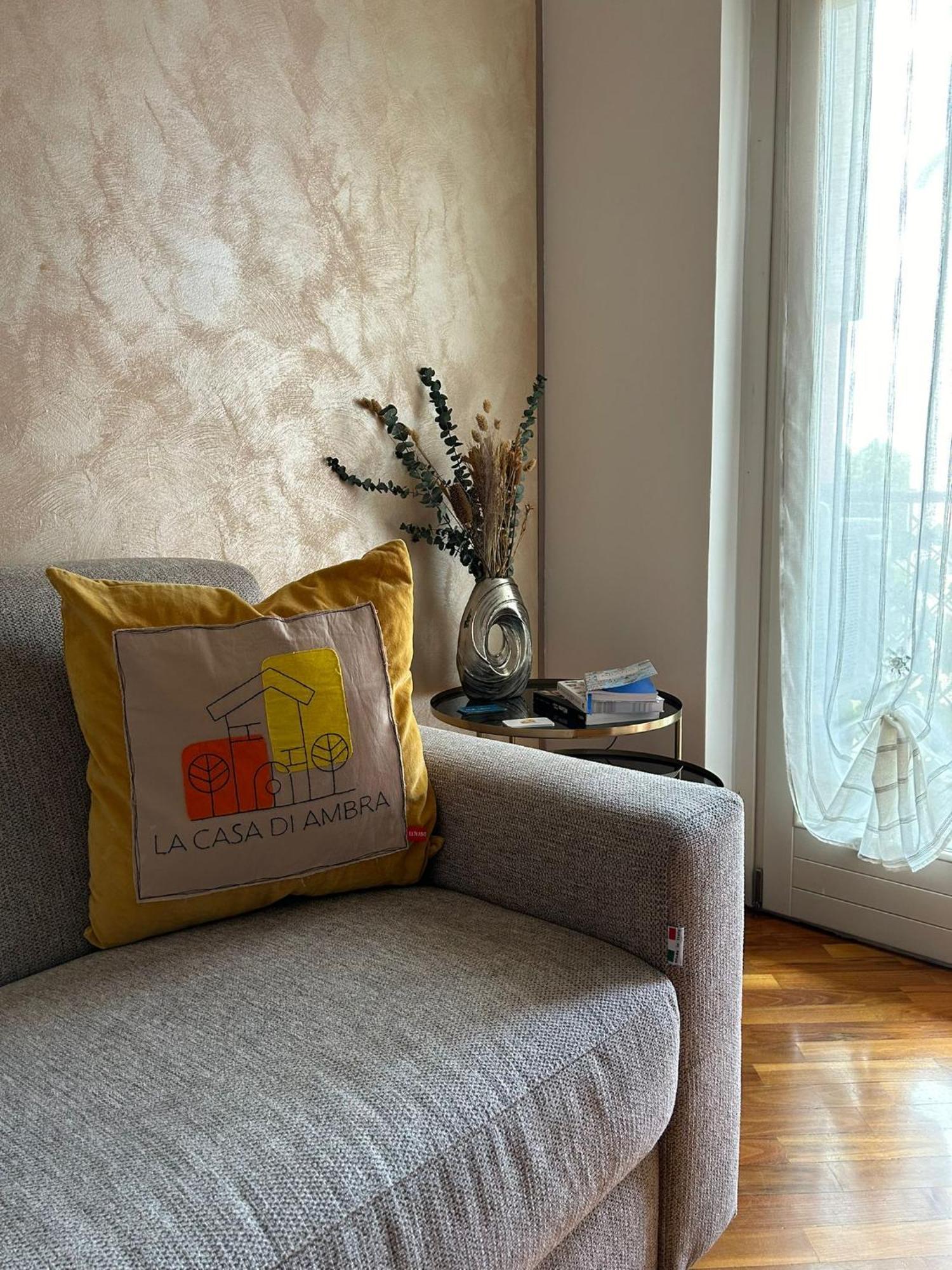 La Casa Di Ambra Apartment Limbiate Bagian luar foto